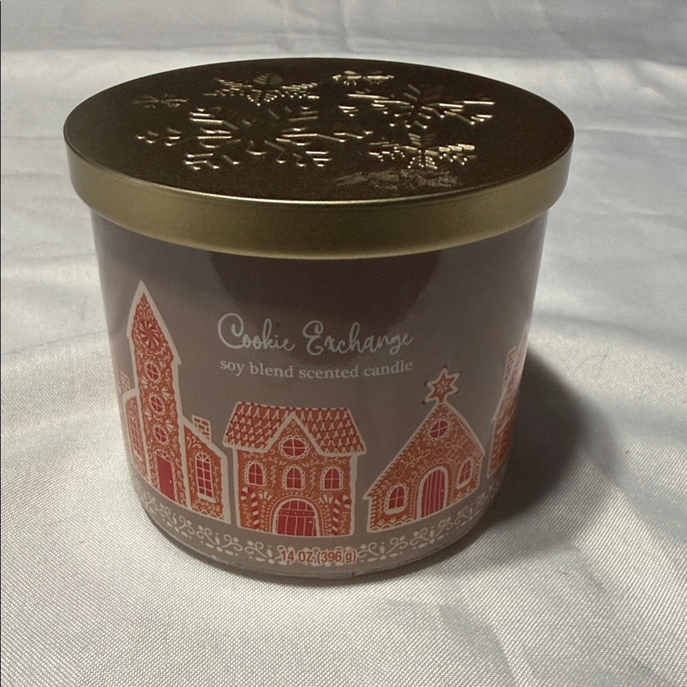 Cookie Exchange Soy Blend Scented Candle with Gold Lid